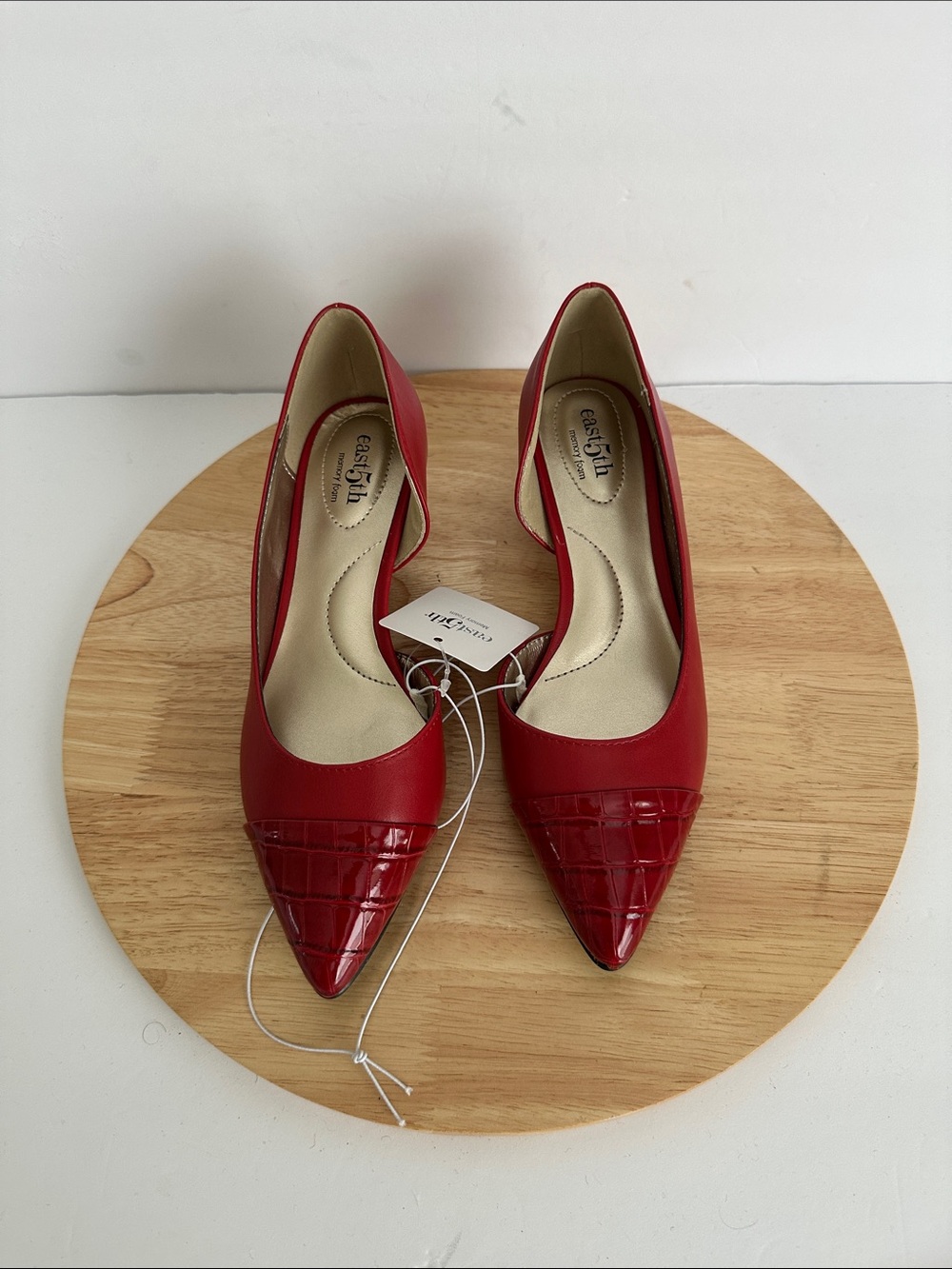 east 5th Dion Womens Pointed Closed Toe Kitten Heel Pumps
